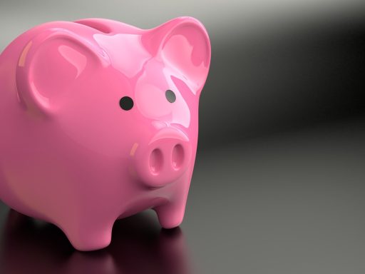 Bankdocument met berekening van een termijnrekening op een bureau